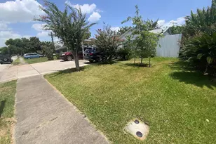 1838 Huge Oaks St, Houston, TX 77055 - Photo 11