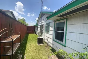 1838 Huge Oaks St, Houston, TX 77055 - Photo 15
