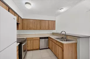 11881 Bob White Dr, Houston, TX 77035 - Photo 9
