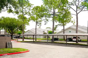 11881 Bob White Dr, Houston, TX 77035 - Photo 13