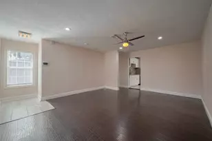 3930 Daphne St, Houston, TX 77021 - Photo 9
