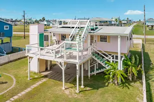 922 Seashell Dr, Surfside Beach, TX 77541 - Photo 1