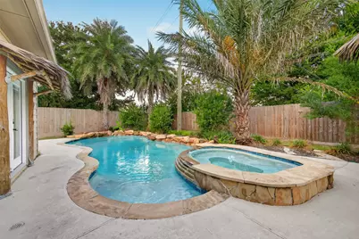7122 Freesia Court, Baytown, TX 77521 - Photo 3