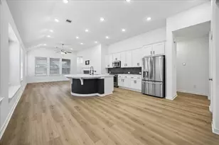 15823 Bird of Paradise Dr, Conroe, TX 77302 - Photo 5