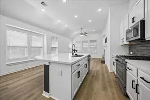 15823 Bird of Paradise Dr, Conroe, TX 77302 - Photo 9