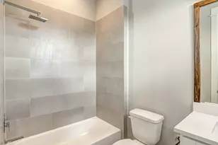 1304 W 23rd St, Houston, TX 77008 - Photo 17