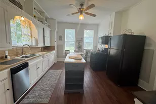 824 S Masonic St, Bellville, TX 77418 - Photo 7