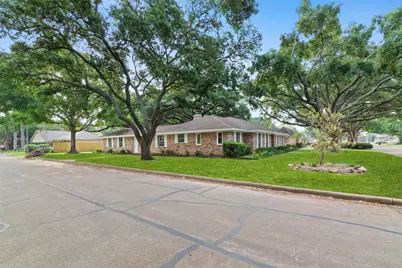 2001 Briar Lane, Richmond, TX 77469 - Photo 3