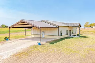 487 Co Rd 301, Shiner, TX 77984 - Photo 3