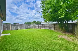 13327 Belvedere Park Ct, Houston, TX 77047 - Photo 29