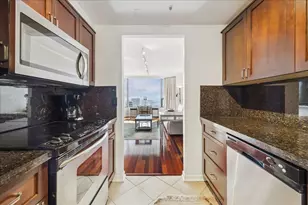 1111 Caroline St, Houston, TX 77010 - Photo 9