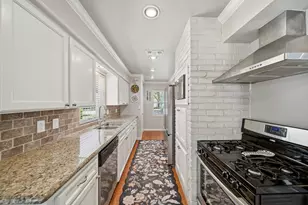 10723 Wickersham Ln, Houston, TX 77042 - Photo 11