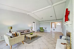 609 Mary Ann Dr, Friendswood, TX 77546 - Photo 3