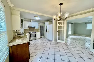 1511 North Ave N, Freeport, TX 77541 - Photo 9