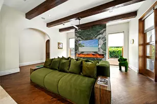 701 W Friar Tuck Ln, Houston, TX 77024 - Photo 9