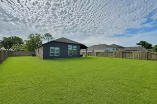 307 Twin Lakes Blvd W, West Columbia, TX 77486 - Photo 27