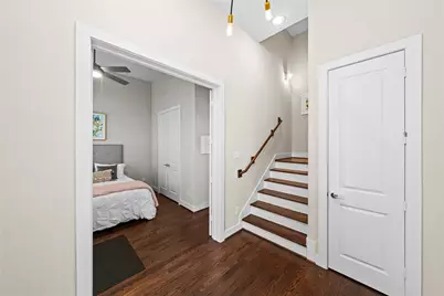 5809 E Post Oak Lane, Houston, TX 77055 - Photo 3