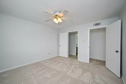 8427 Hearth Drive Drive #2, Houston, TX 77054 - Photo 5