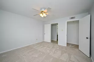 8427 Hearth Dr Dr, Houston, TX 77054 - Photo 5