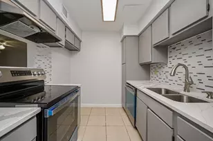 8427 Hearth Dr Dr, Houston, TX 77054 - Photo 17