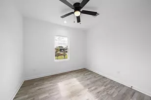 9315 Ashville Dr, Houston, TX 77051 - Photo 11