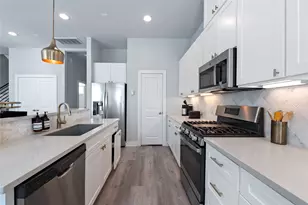 3365 Daphne St, Houston, TX 77021 - Photo 9