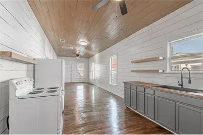 703 Avenue J, Huntsville, TX 77320 - Photo 11