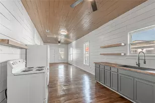 703 Avenue J, Huntsville, TX 77320 - Photo 11