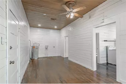 703 Avenue J, Huntsville, TX 77320 - Photo 13