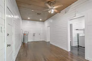 703 Avenue J, Huntsville, TX 77320 - Photo 13