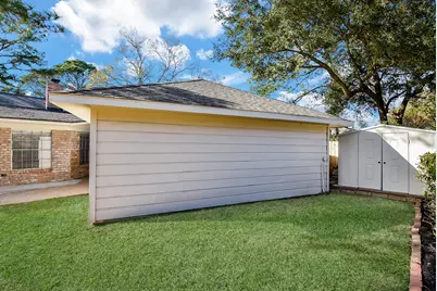 8134 Ivan Reid Drive, Houston, TX 77040 - Photo 33