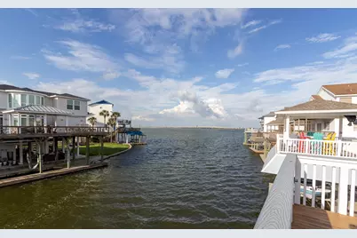 1330 Leilani Drive, Tiki Island, TX 77554 - Photo 15