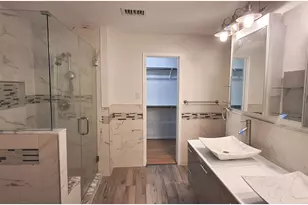 11066 Landsbury Ct, Houston, TX 77099 - Photo 19