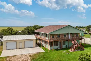 1847 Fairway Dr, Angleton, TX 77515 - Photo 1