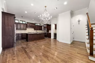2409 Commonwealth St, Houston, TX 77006 - Photo 11