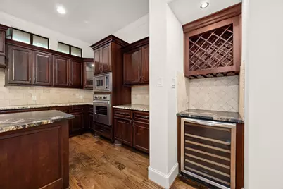 2409 Commonwealth Street, Houston, TX 77006 - Photo 13