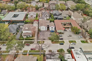 421 Emerson St, Houston, TX 77006 - Photo 17