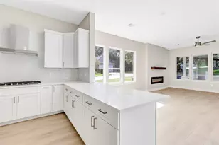 101 Fairway View Ct, Conroe, TX 77356 - Photo 23