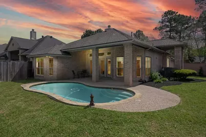 15 Rockledge Drive, The Woodlands, TX 77382 - Photo 1