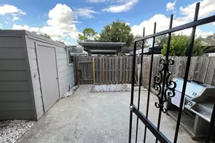 6416 Bankside Dr, Houston, TX 77096 - Photo 25