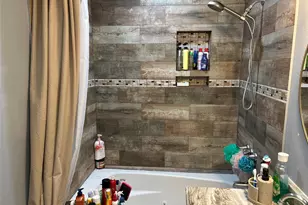 5919 Heatherbrook Dr, Houston, TX 77085 - Photo 23