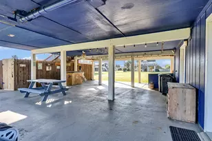 16527 Lewis Scott Rd, Jamaica Beach, TX 77554 - Photo 11