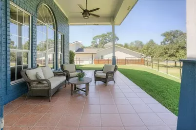 319 Brook Hollow Drive, Huntsville, TX 77340 - Photo 5