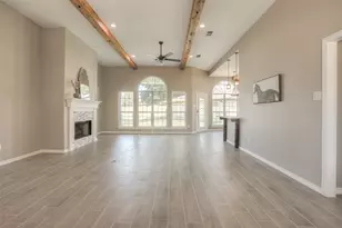 319 Brook Hollow Dr, Huntsville, TX 77340 - Photo 11