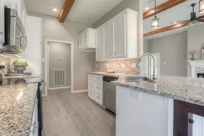 319 Brook Hollow Drive, Huntsville, TX 77340 - Photo 25