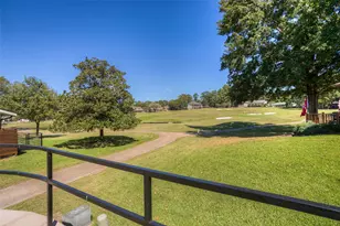 319 Brook Hollow Dr, Huntsville, TX 77340 - Photo 3