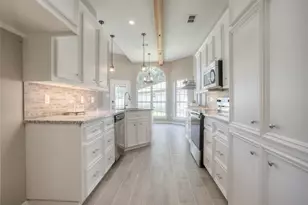 319 Brook Hollow Dr, Huntsville, TX 77340 - Photo 23