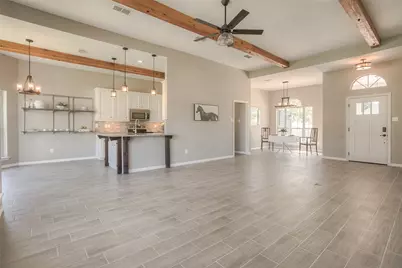 319 Brook Hollow Drive, Huntsville, TX 77340 - Photo 3