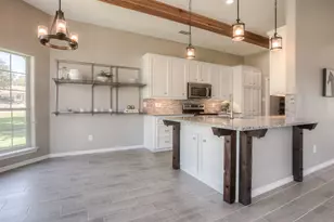 319 Brook Hollow Dr, Huntsville, TX 77340 - Photo 5