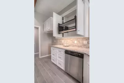 319 Brook Hollow Drive, Huntsville, TX 77340 - Photo 13